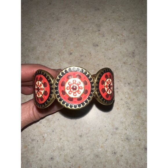 LUCKY BRAND COUTURE SUZANI CIRCLE RED ENAMEL GOLDEN METAL LARGE BANGLE BRACELET - Picture 2 of 10